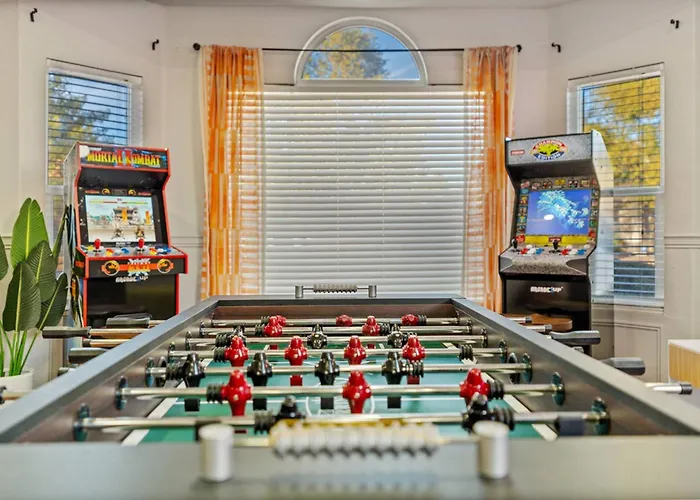 Vibrant - Heated Pool, Arcade, & Fire Pit * Phoenix